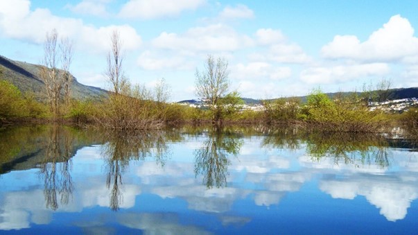 Polje de Minde, o maior lago natural de Portugal - Minde.