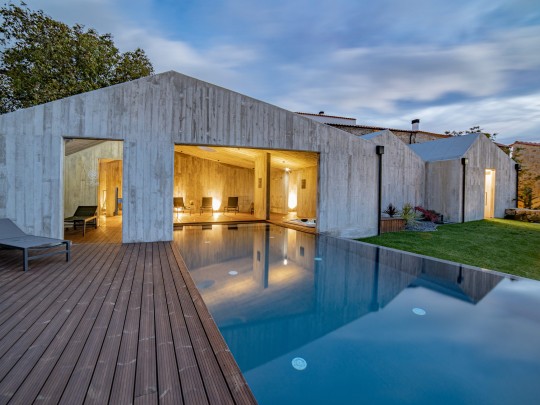 spa e piscina do alojamento rural in bulla